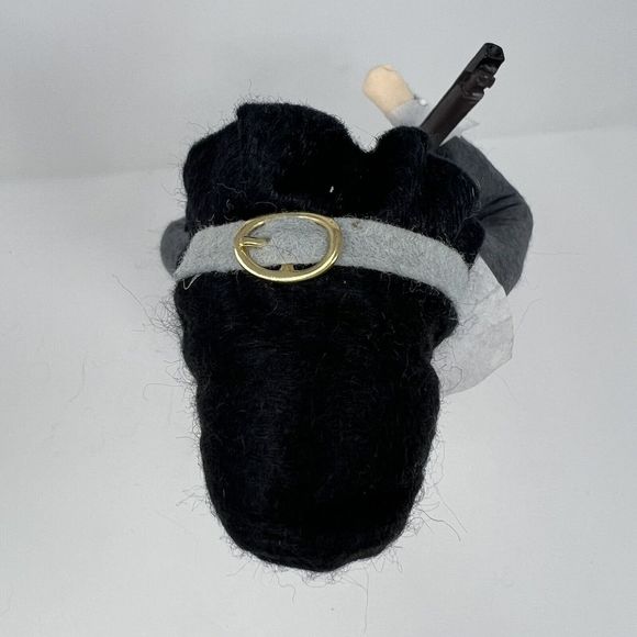 Byers Choice Caroler Pilgrim Man with Rifle Plimouth Plantation 2000 Signed - Picture 7 of 10